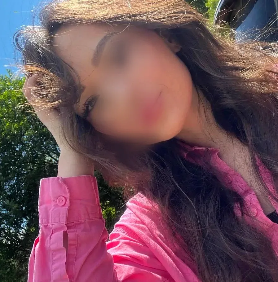 Astrid, 25