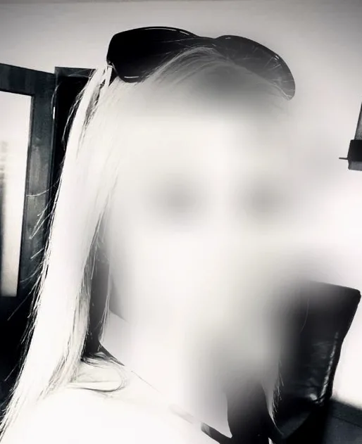 Carina, 37