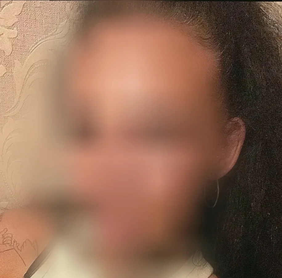 Dalia, 38