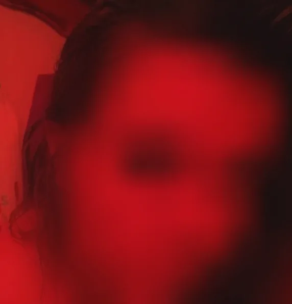 Eva, 30