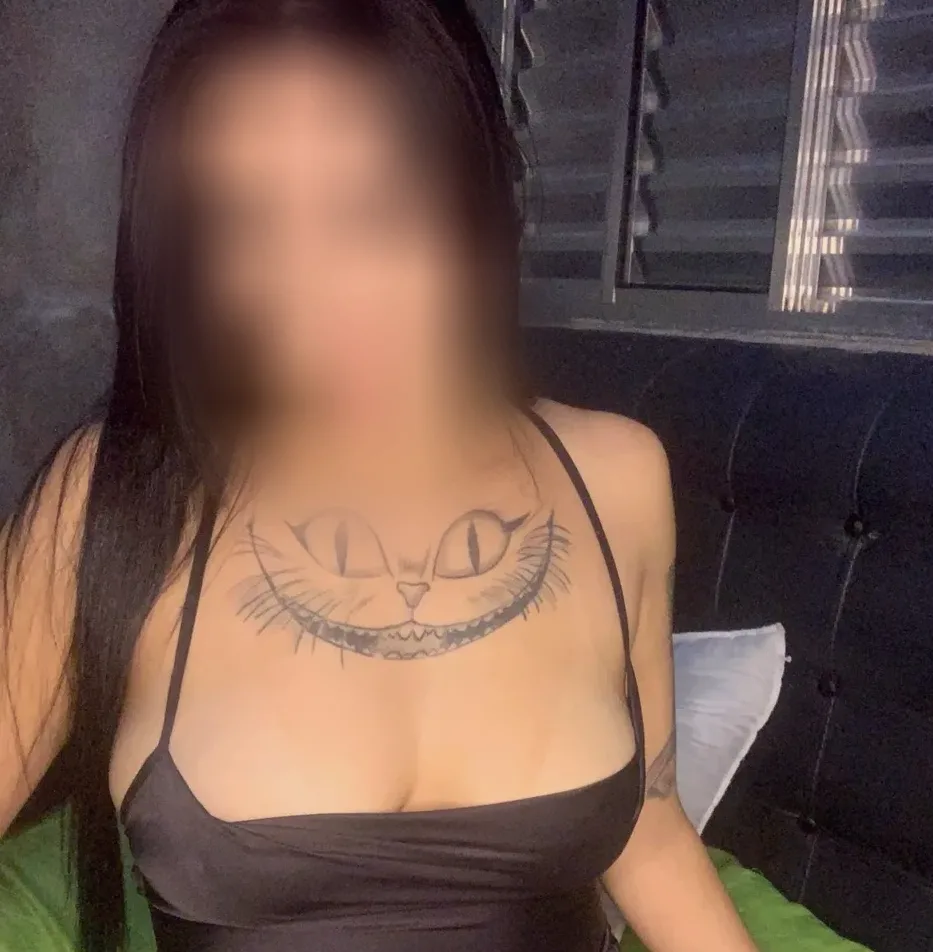 Ingrid, 27