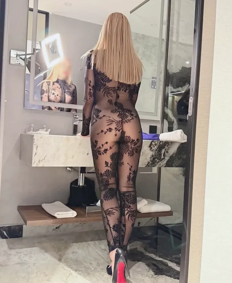 Sara, 34